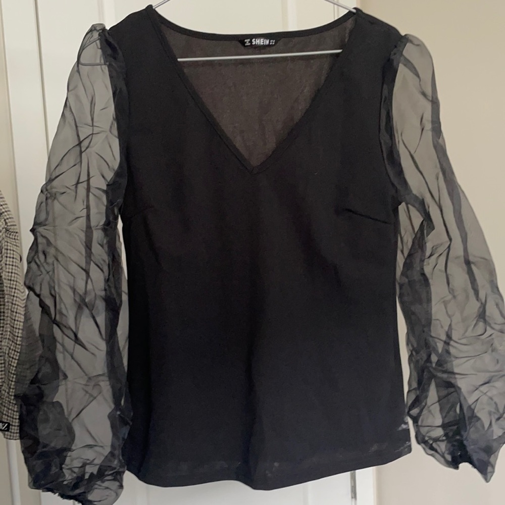 NWOT black puff sleeve long sleeve. Shein